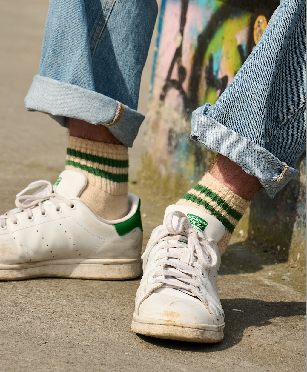 Close-up of Escuyer Men Striped Ankle Socks Blue / Orange — bold stripe detail at the cuff