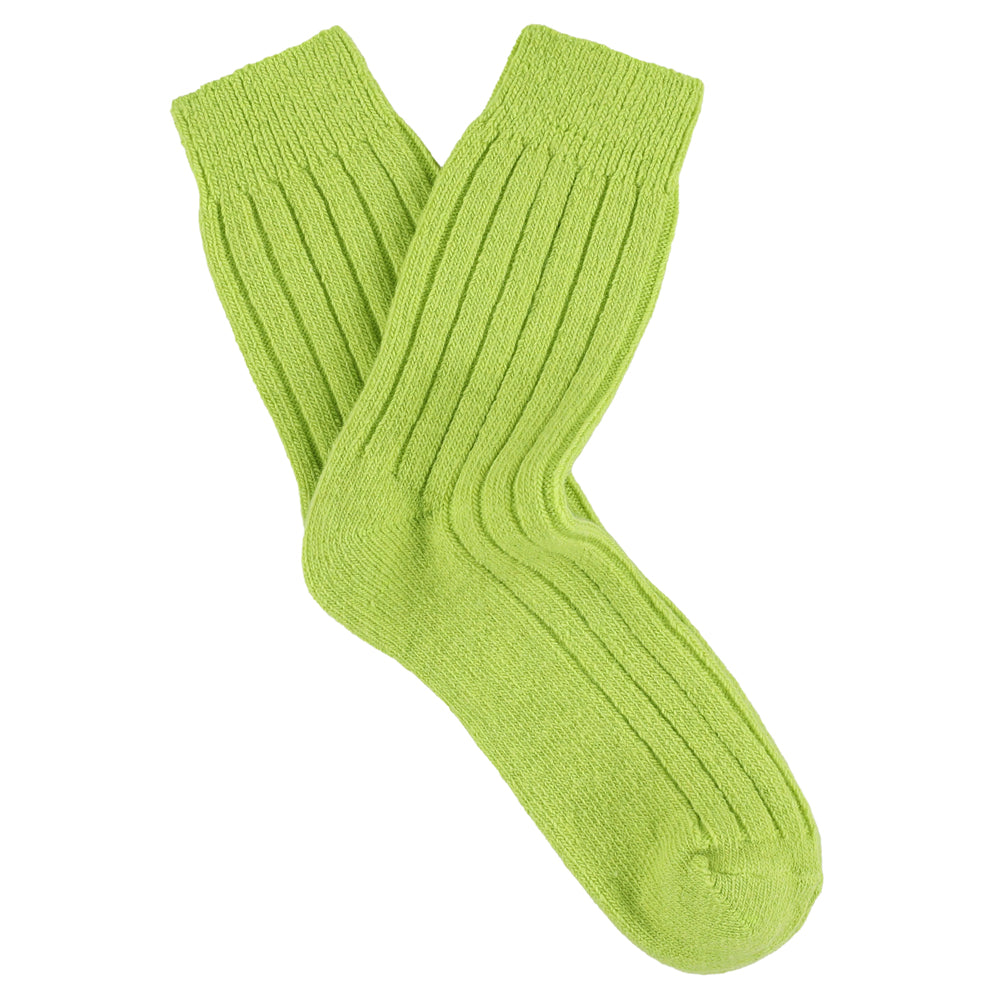 Escuyer women's cashmere crew socks in Lime — mid-calf crew cut, premium cashmere and virgin wool blend, handmade in Portugal